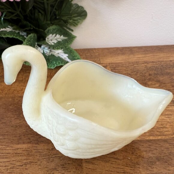 Imperial Glass Ivory Milk Glass Swan Planter Trinket Dish Wedding Decor - Picture 3 of 7